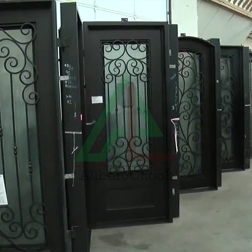 آشنایی با درب های فلزی آشنایی با درب های فلزی