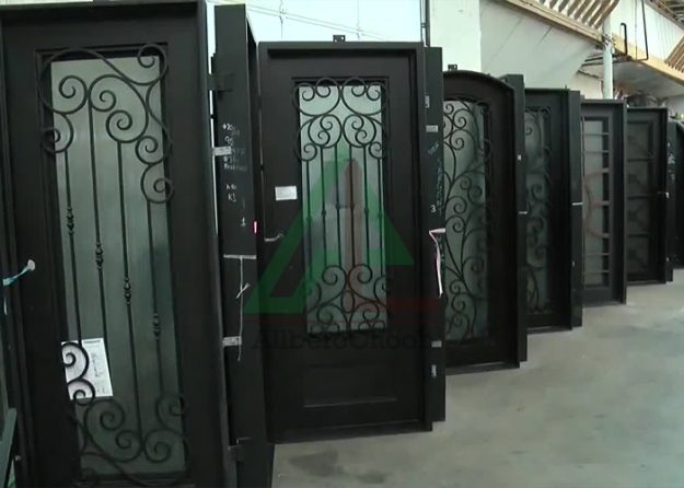 آشنایی با درب های فلزی آشنایی با درب های فلزی